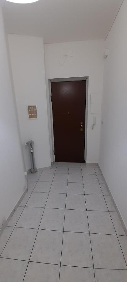 Bellissimo Alloggio Vicino Alla Metro Bengasi,Lino House トリノ エクステリア 写真