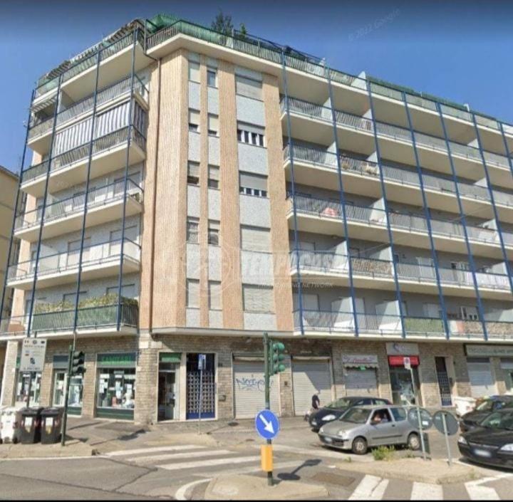 Bellissimo Alloggio Vicino Alla Metro Bengasi,Lino House トリノ エクステリア 写真